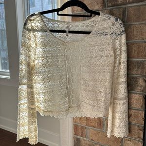 AMUSESOCIETY XS cream lace top